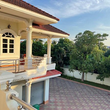 Lotus Blanc Homestay Villa Battambang Exterior foto